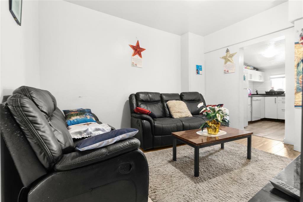 Property Photo:  649 Home Street  MB R3G 1X9 