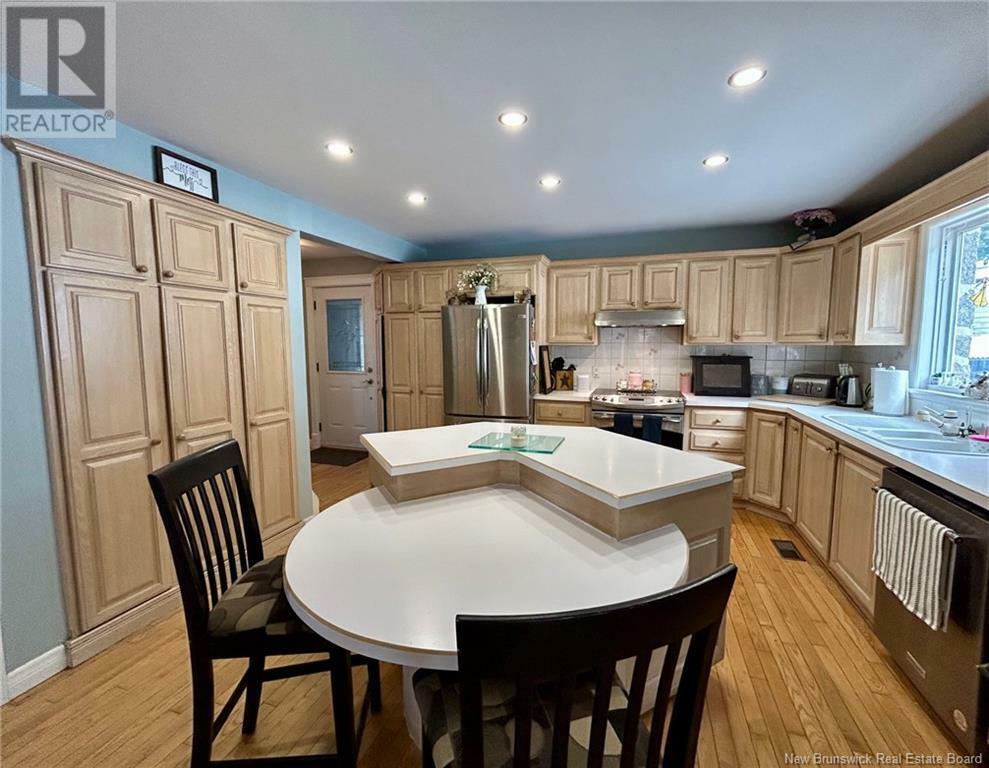 Property Photo: 37 Macbeath Court NB E3N 4G5