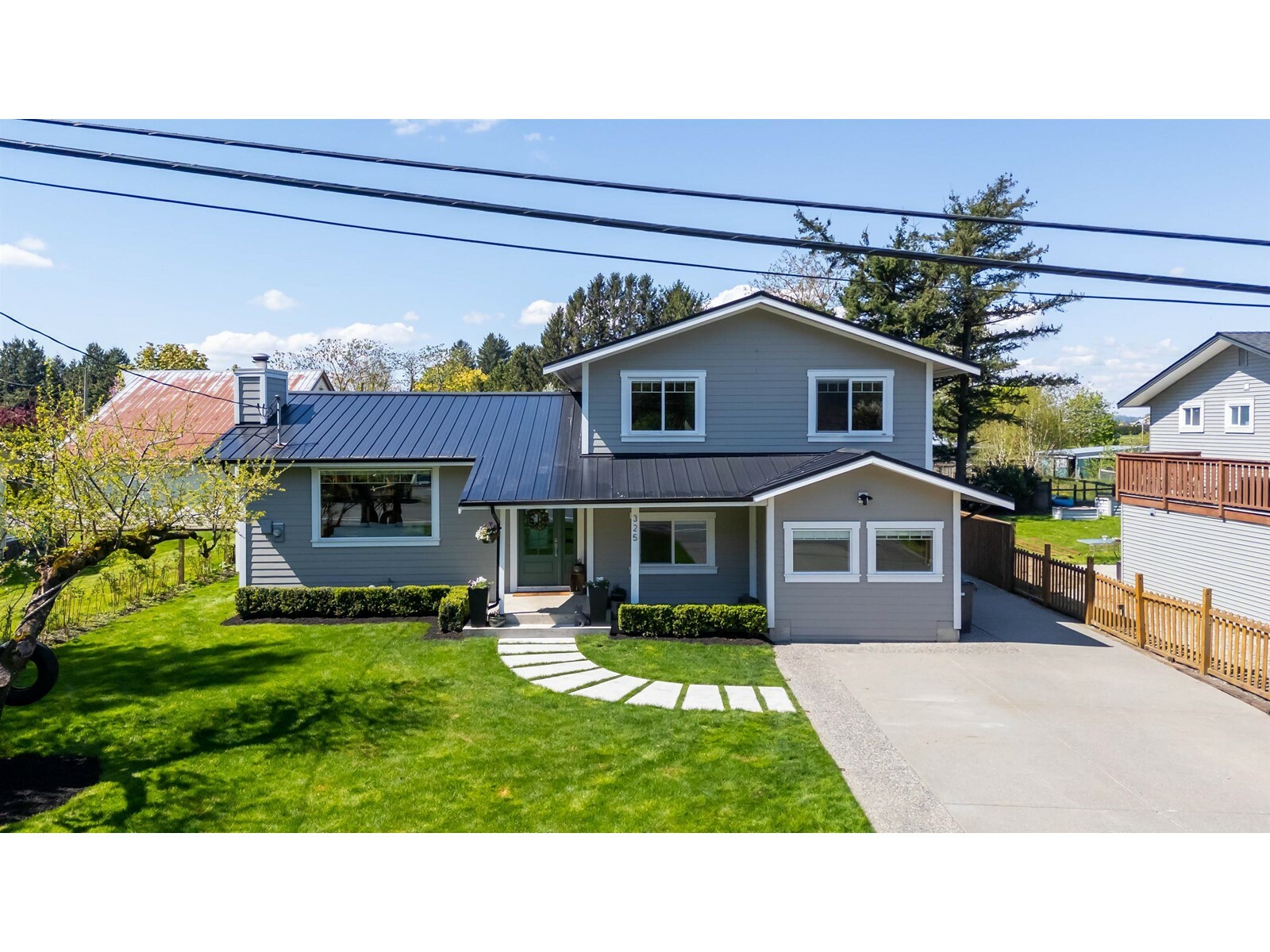 Property Photo: 325 Arnold BC V3G 1S4