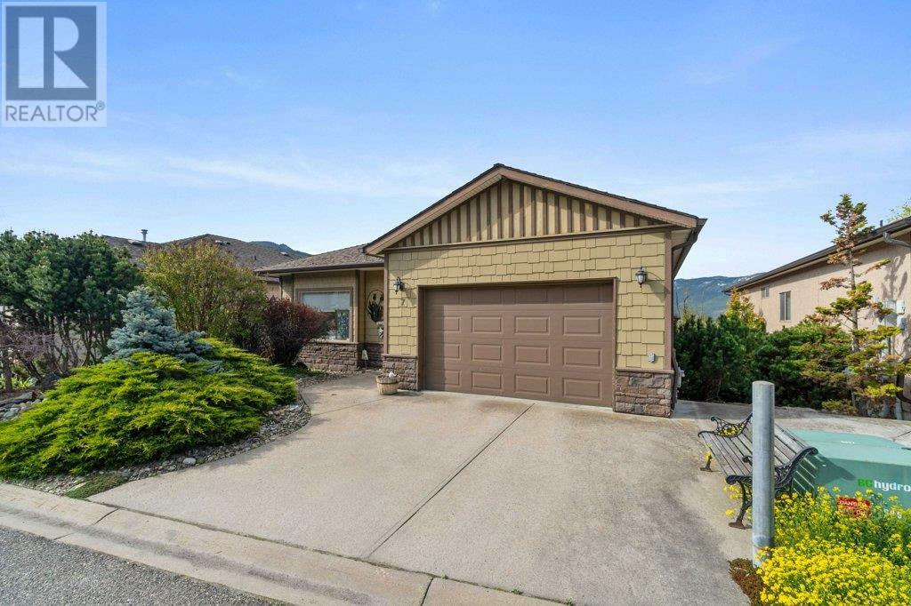 Property Photo:  881 16 Street Northeast 7  BC V1E 3L5 