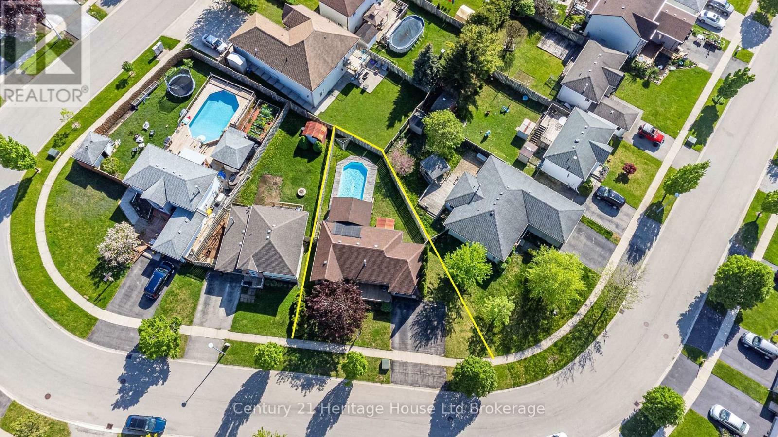 42 Pebble Beach Court  Woodstock (Woodstock - South) ON N4S 8X2 photo