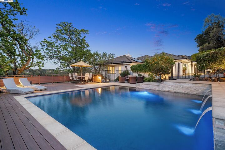 Property Photo: 11 Leslyn Lane CA 94549