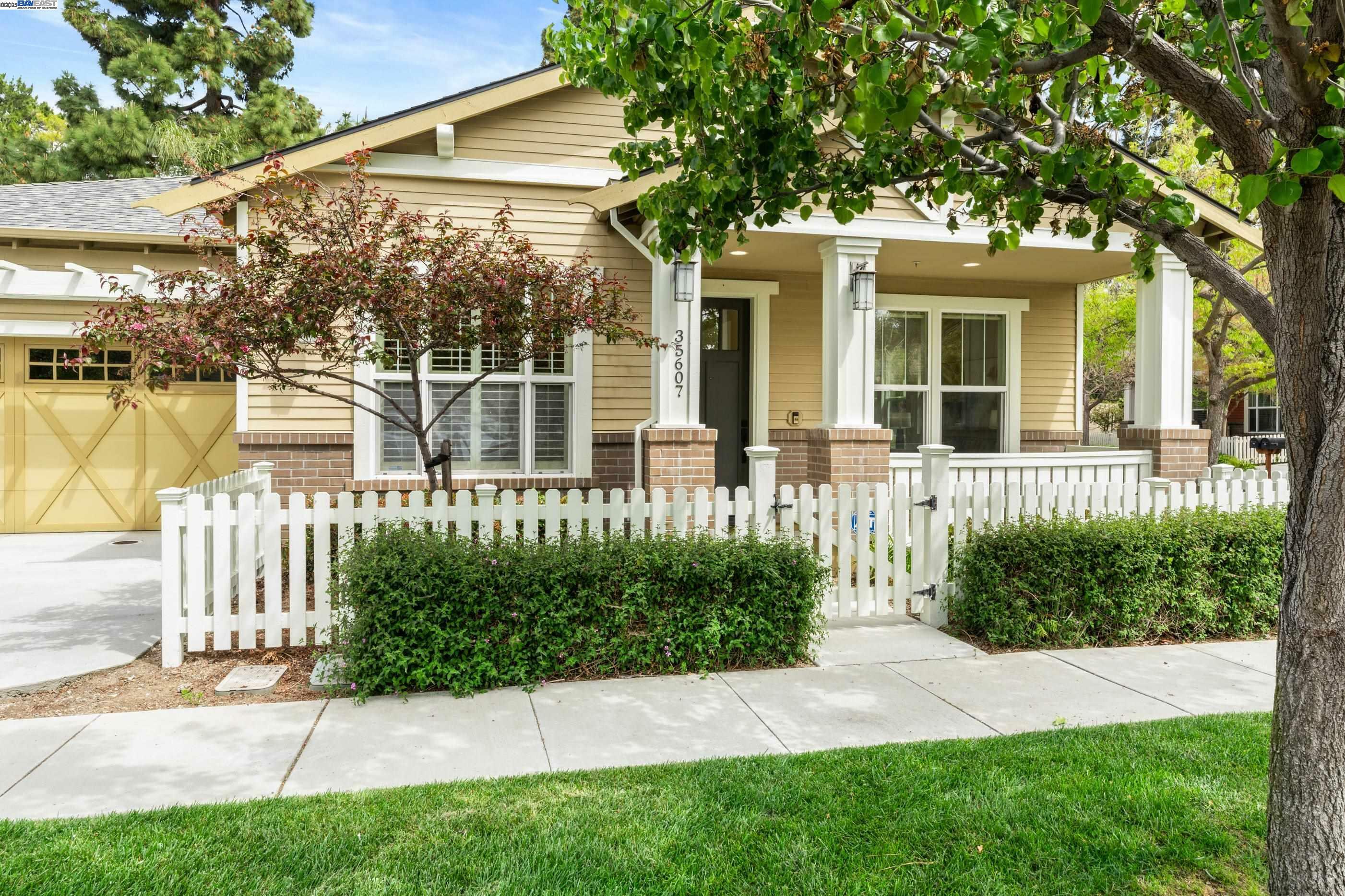 Property Photo: 35607 Embassy Common CA 94536