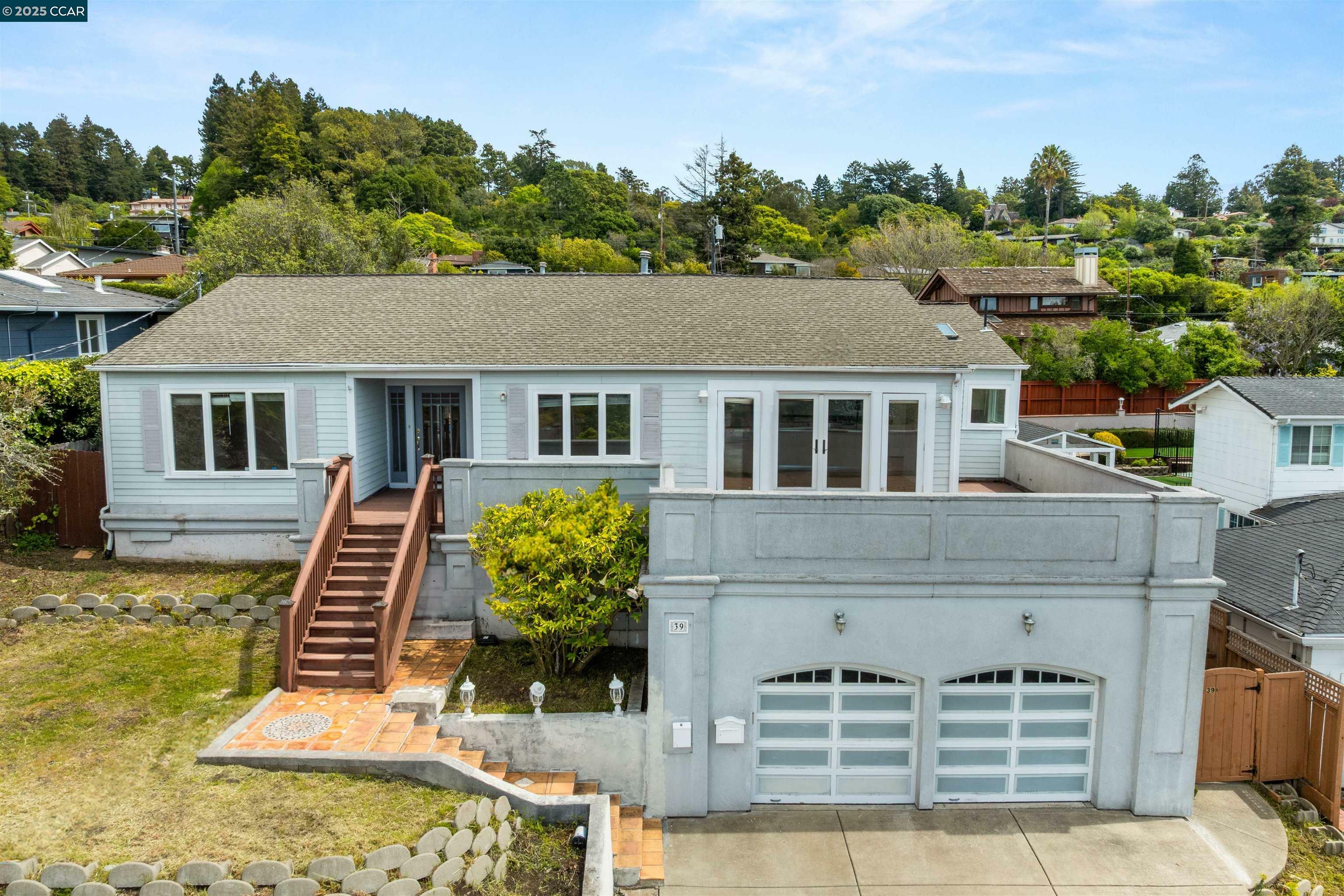 Property Photo: 39 Anson Way CA 94707