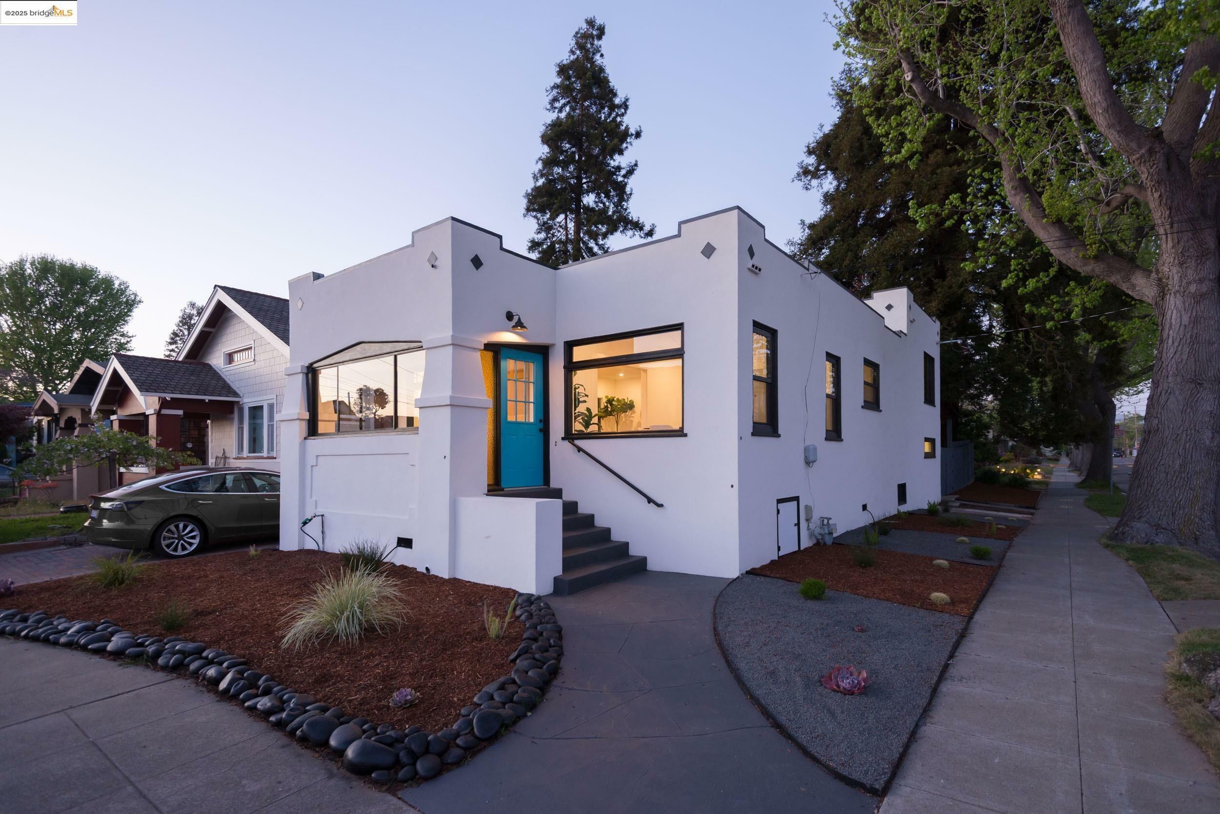 Property Photo: 3019 Encinal Avenue CA 94501