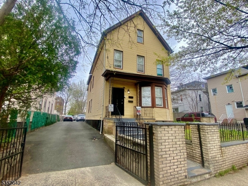 1089 Anna St  Elizabeth City NJ 07201 photo