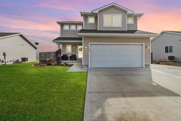 Property Photo:  717 37th Street SW  IA 50035 