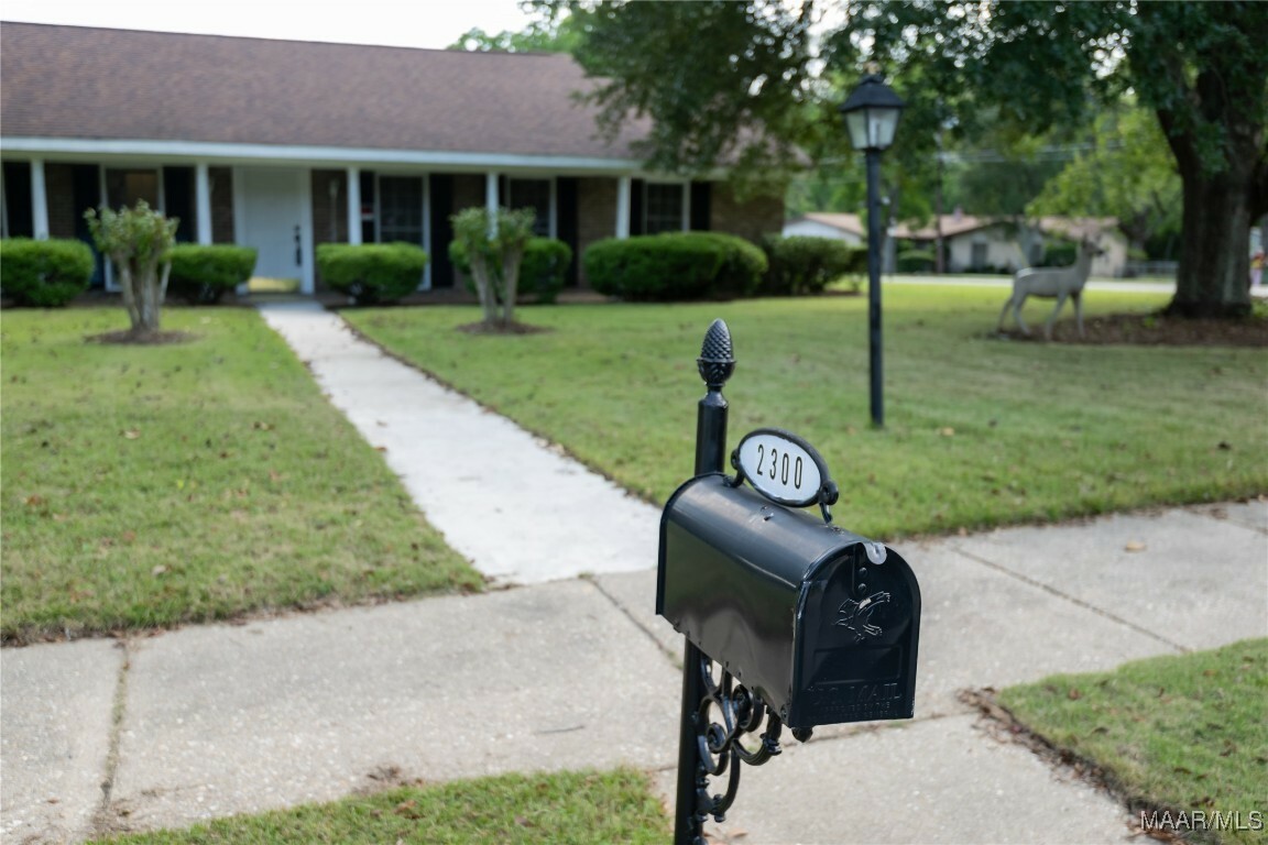 Property Photo: 2300 Wentworth Drive AL 36106