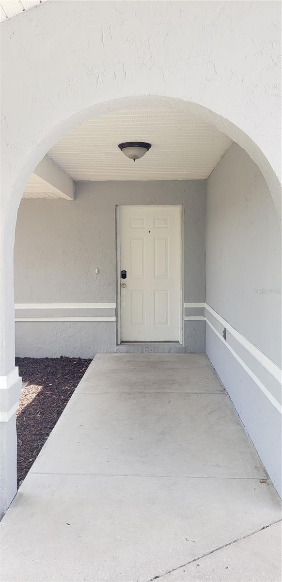 Property Photo: 2404 Timbercreek Loop E FL 33805