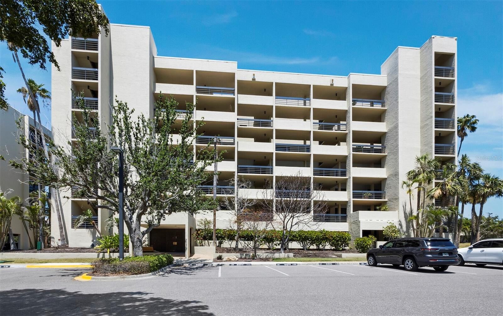 Property Photo:  1095 Gulf Of Mexico Drive 503  FL 34228 