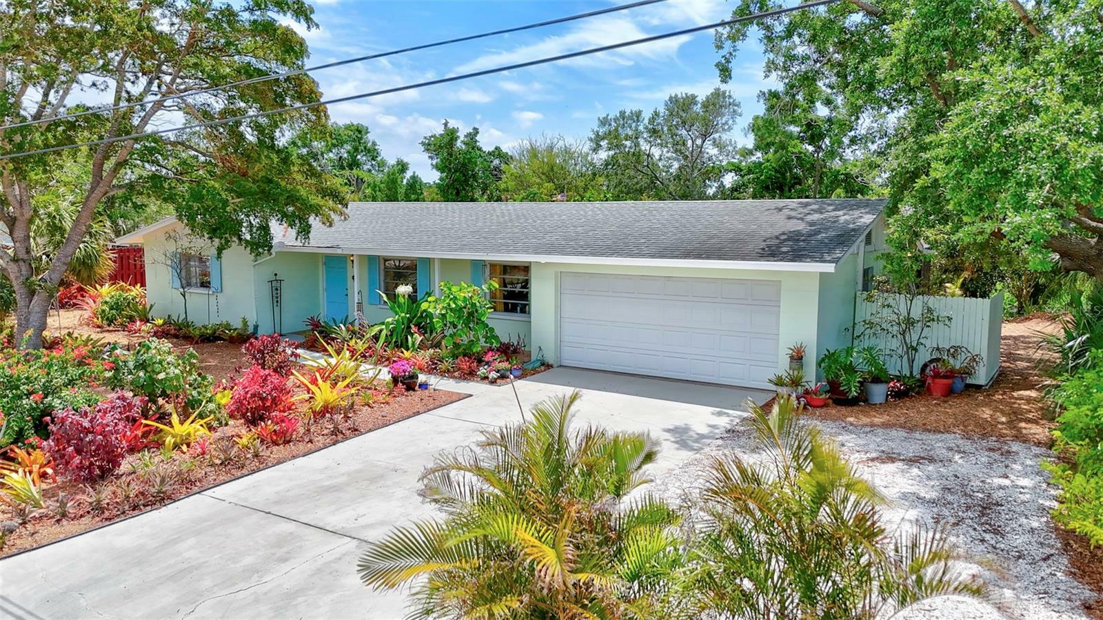 Property Photo: 3036 Rose Street FL 34239