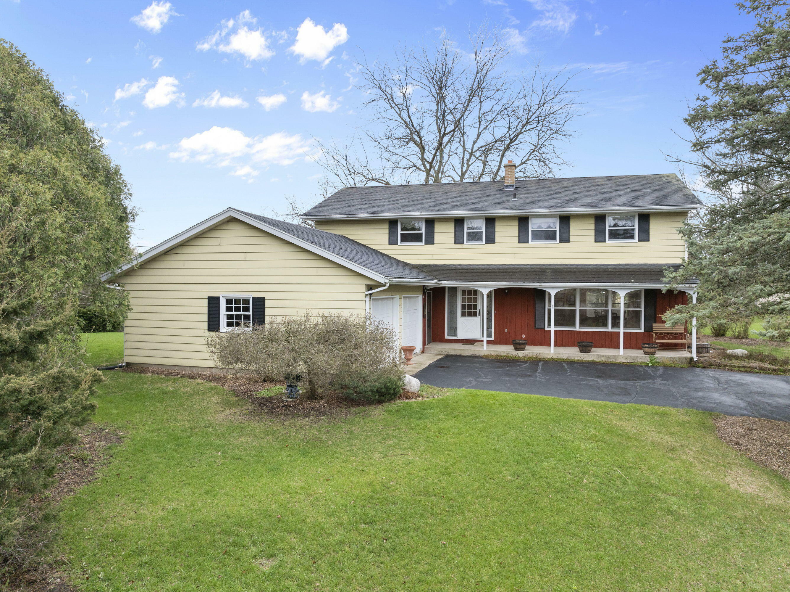 Property Photo: 356 Robins Run WI 53105