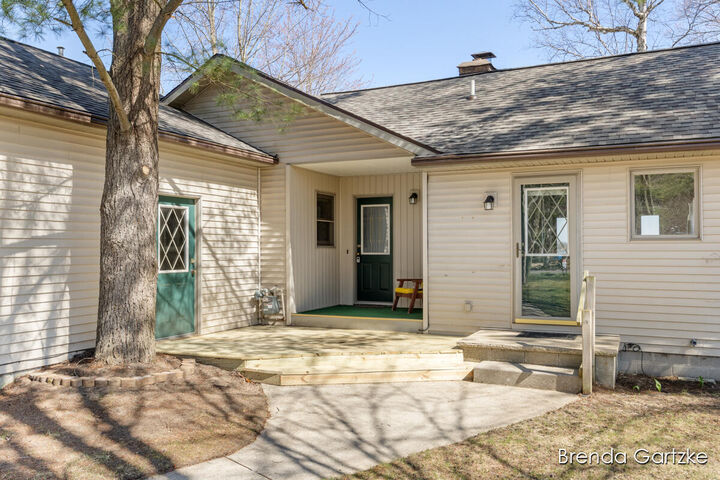 Property Photo:  1599 E Clearwater Street  MI 49327 