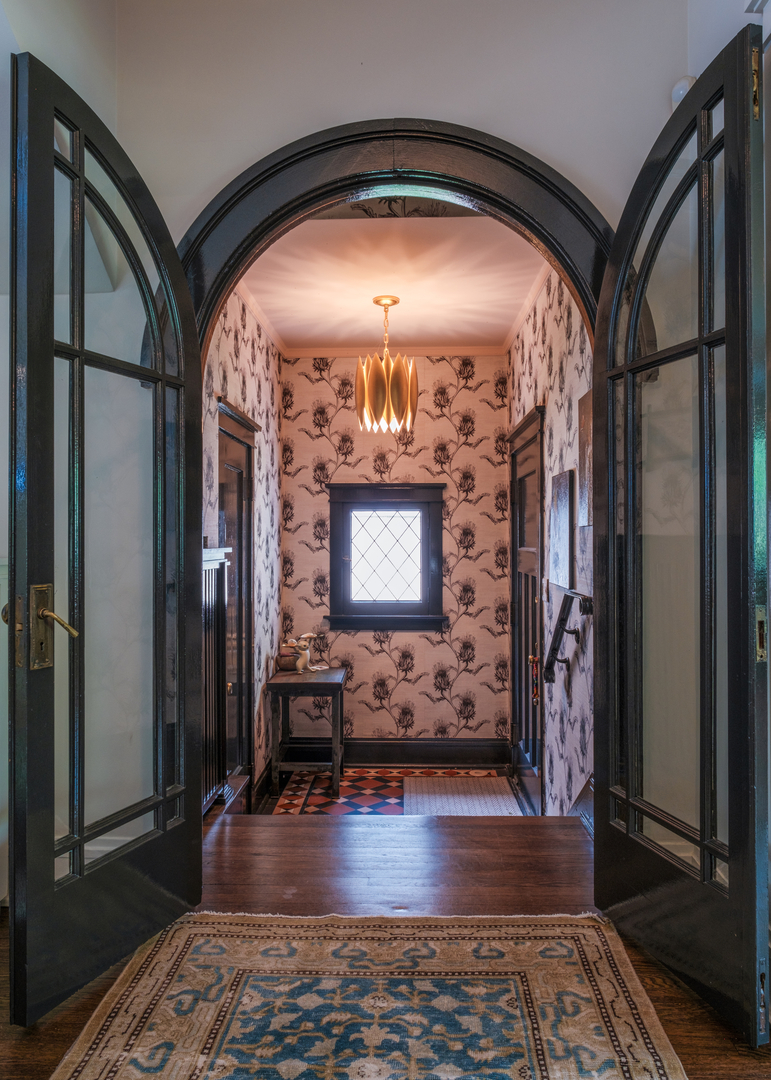 Property Photo:  938 Edgemere Court  IL 60202 