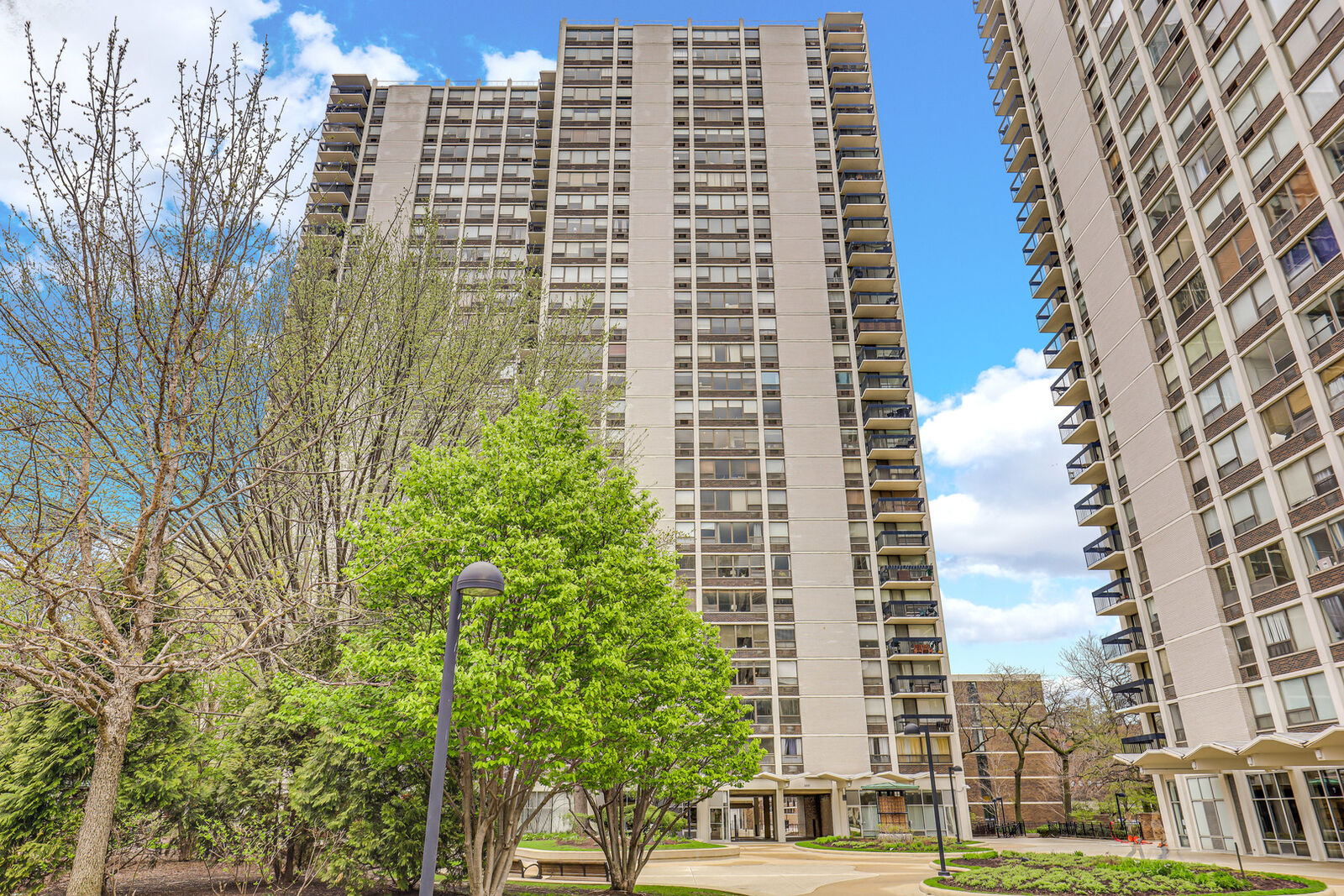 Property Photo:  1460 N Sandburg Terrace 2008A  IL 60610 