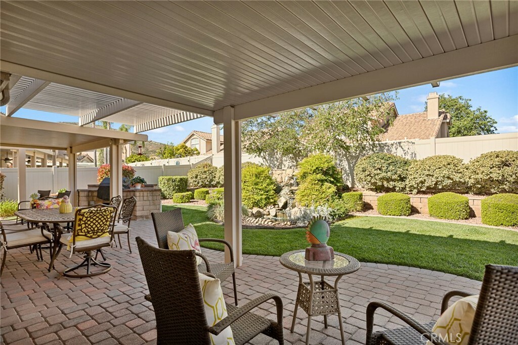 Property Photo: 1521 Fairway Oaks Avenue CA 92220