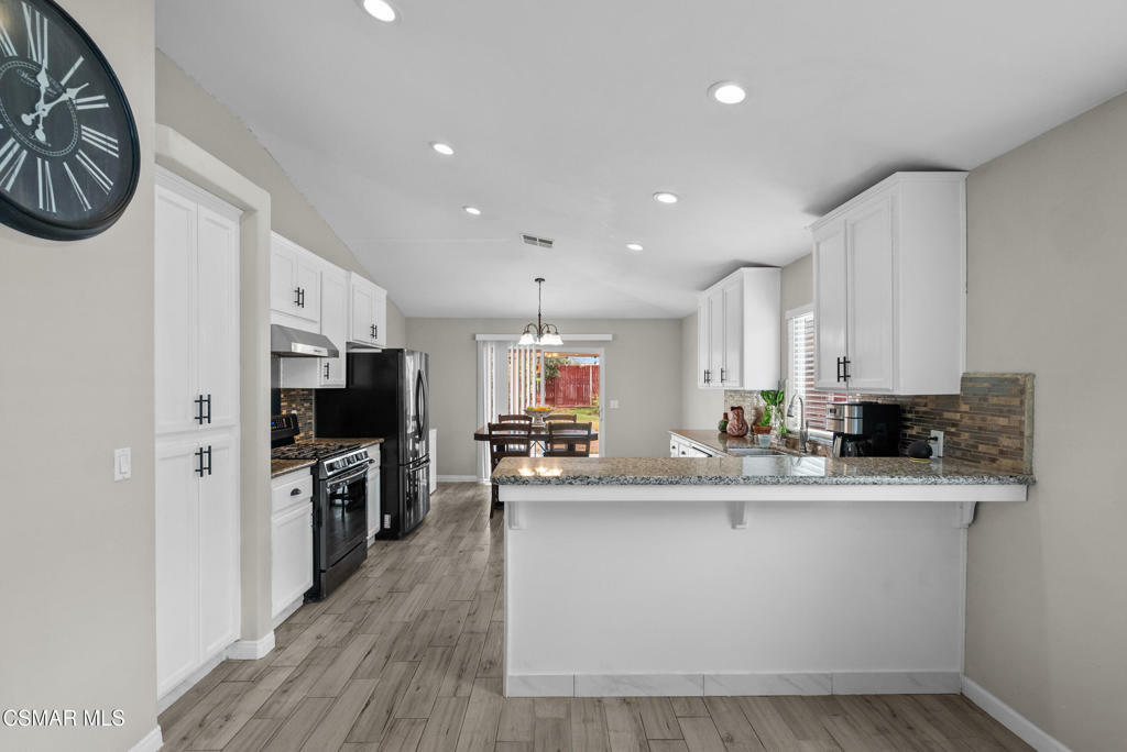Property Photo:  3438 Park Meadows Drive  CA 93308 