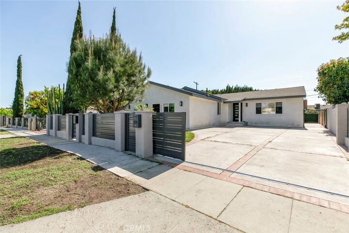 Property Photo:  7113 Varna Avenue  CA 91605 