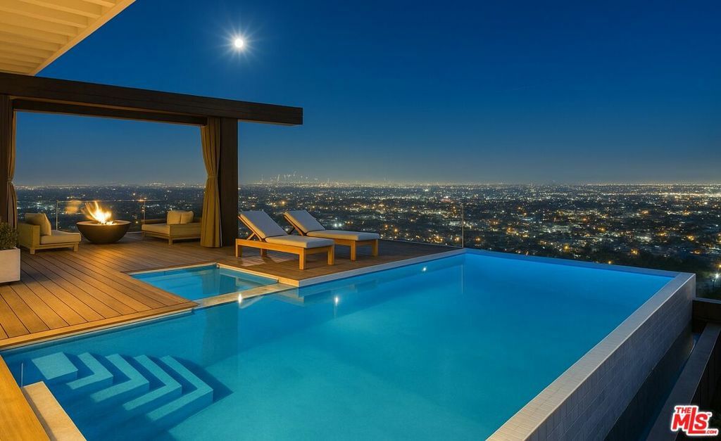 8404 Franklin Avenue  Los Angeles CA 90069 photo