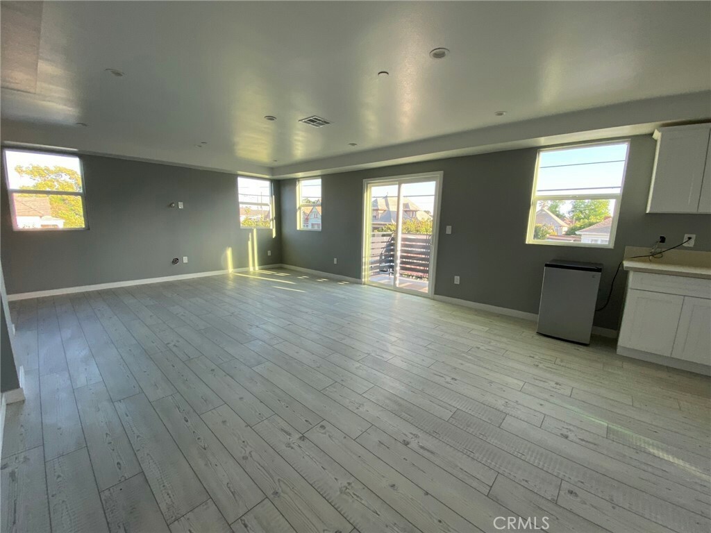 Property Photo: 211 E 29th Street CA 90011