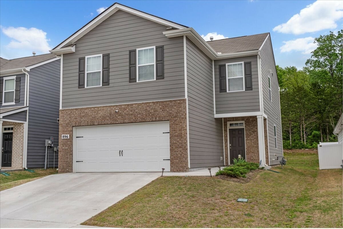 Property Photo: 896 Long Leaf Rd TN 37087
