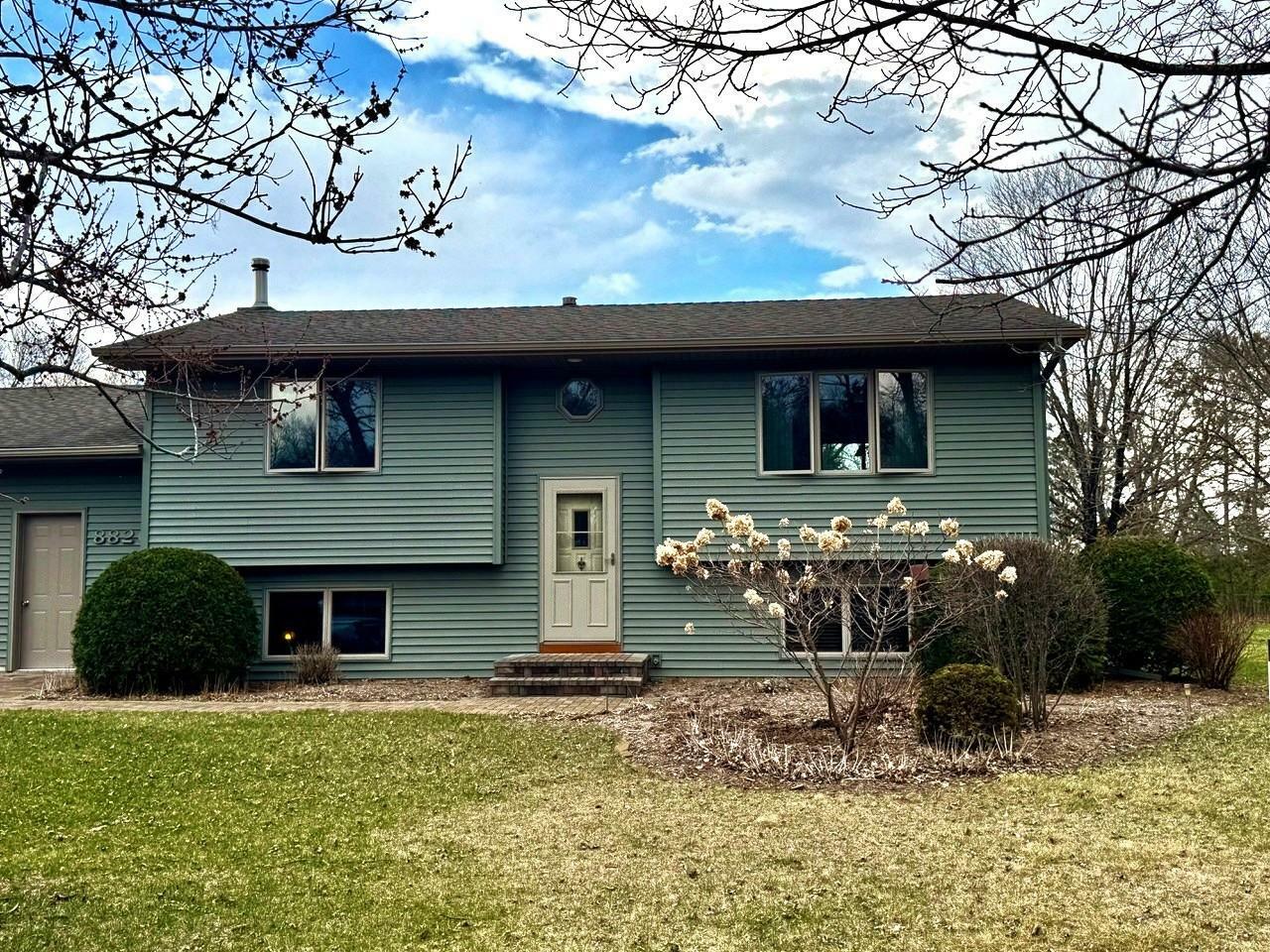 Property Photo:  8820 Ogren Avenue NE  MN 55330 