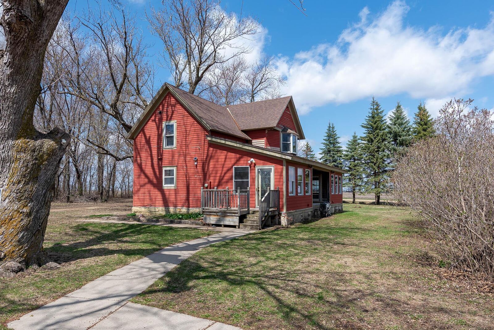 Property Photo: 37282 195th Street MN 56098