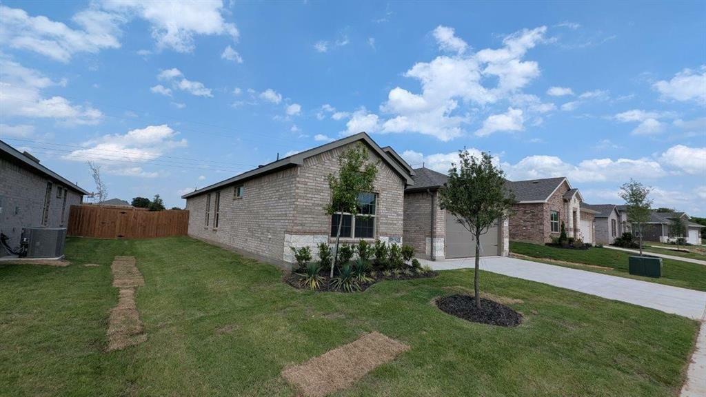Property Photo: 1017 Traction Trail TX 76031