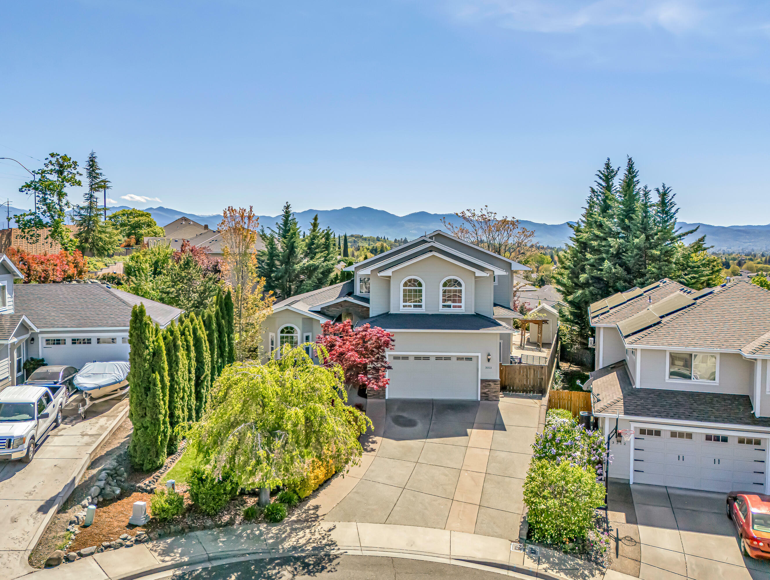 Property Photo: 3322 Cloie Anne Court OR 97504