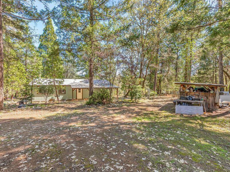 Property Photo: 980 Riessen Road OR 97526