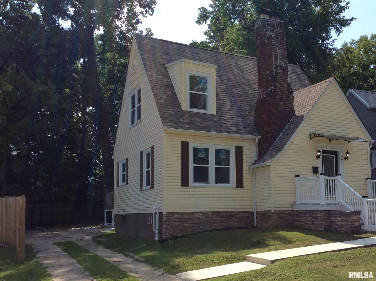 Property Photo:  621 Salem Road  IL 62864