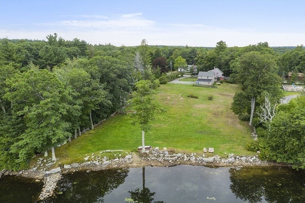 Property Photo:  200 Lake Rd  MA 01430 