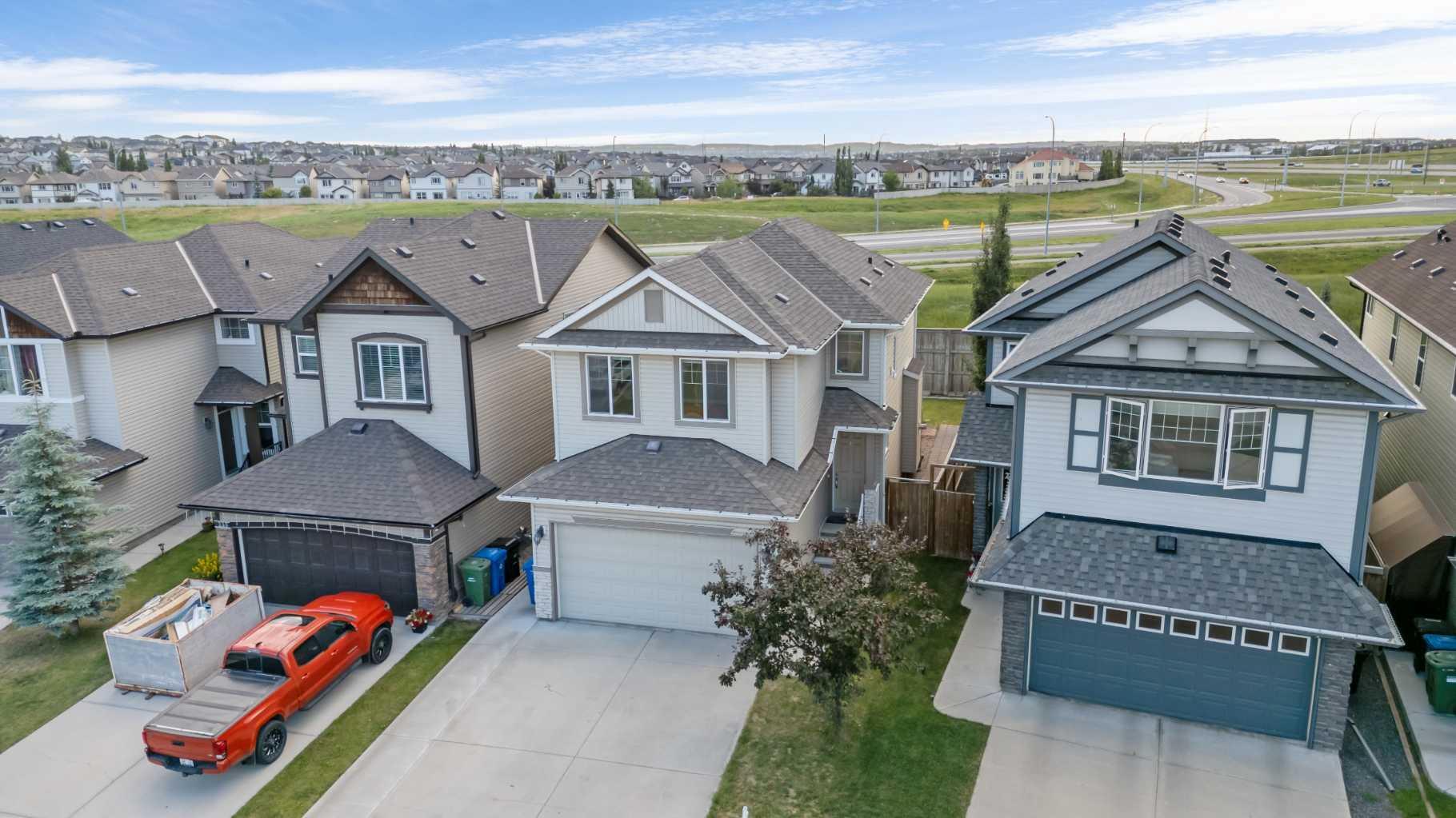 Photo de la propriété:  237 Panton Way NW  AB T3K 0X4 