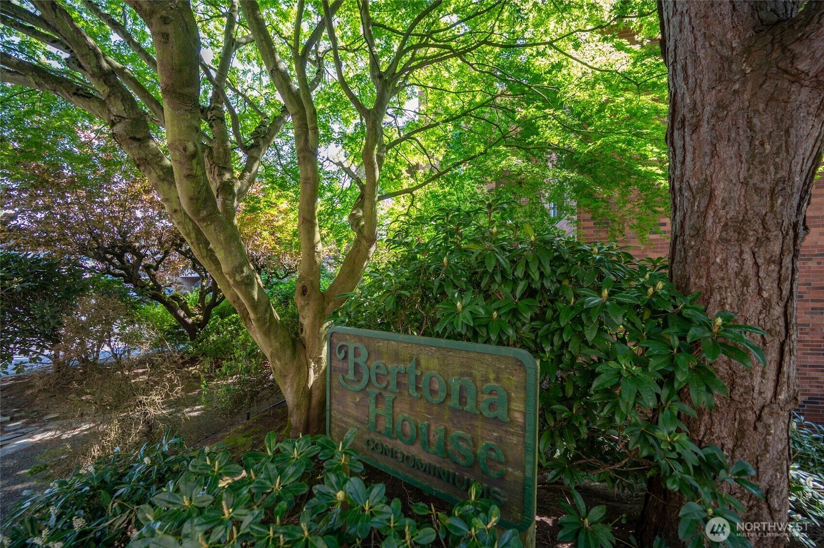 Property Photo: 3400 25th Avenue W 101 WA 98199