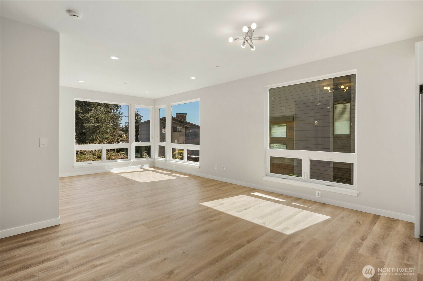 Property Photo: 18115 65th Avenue NE 101 WA 98028