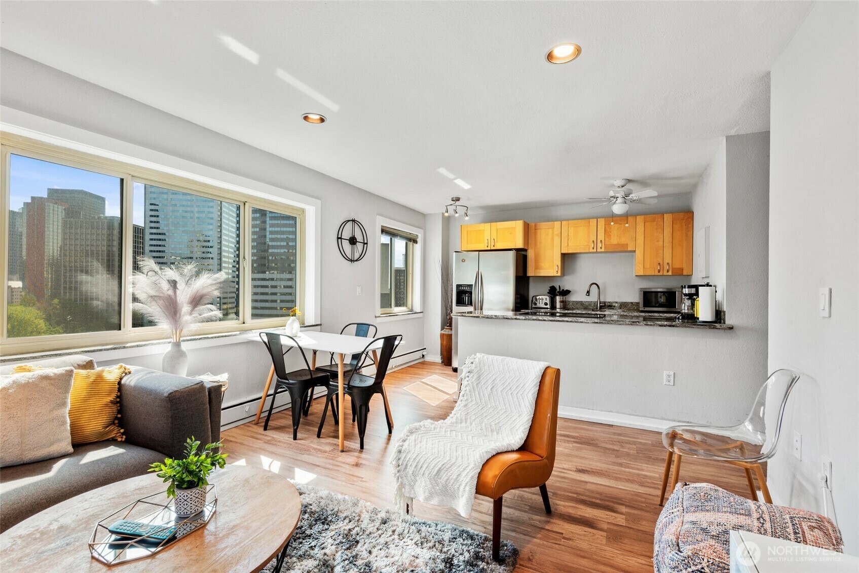 Property Photo: 1400 Hubbell Place P102 WA 98101