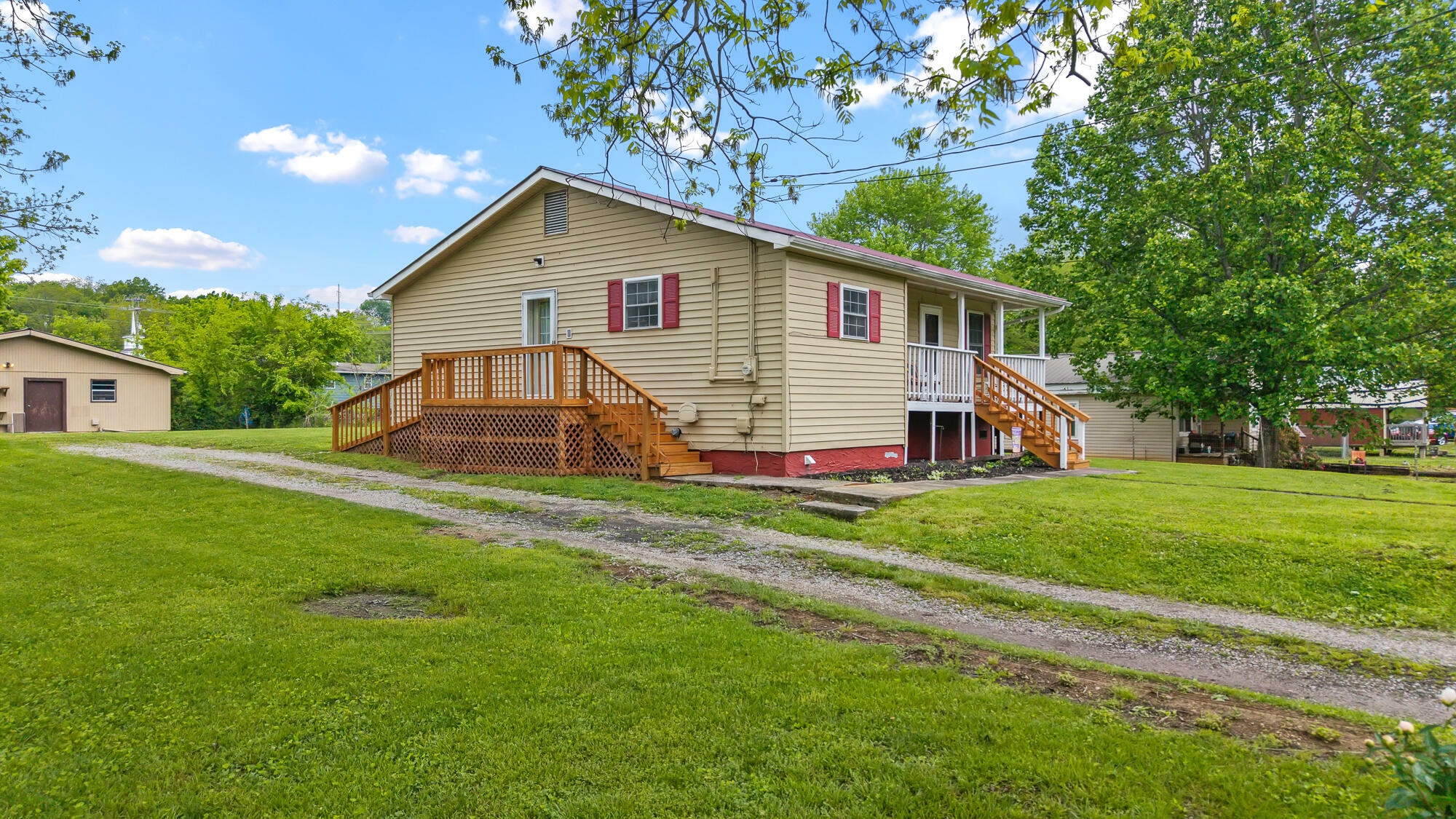 206 Marietta Street  Madisonville TN 37354 photo