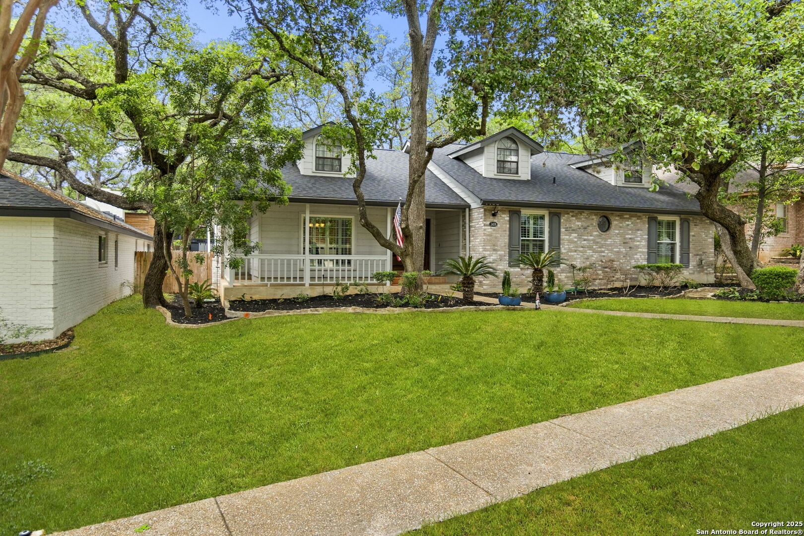 Property Photo: 1406 Vista Del Monte TX 78216