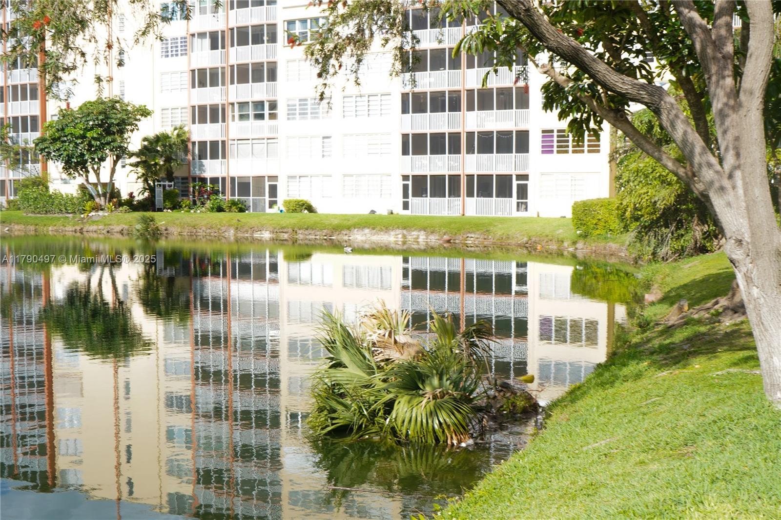Property Photo:  1770 NE 191st St 204-1  FL 33179 