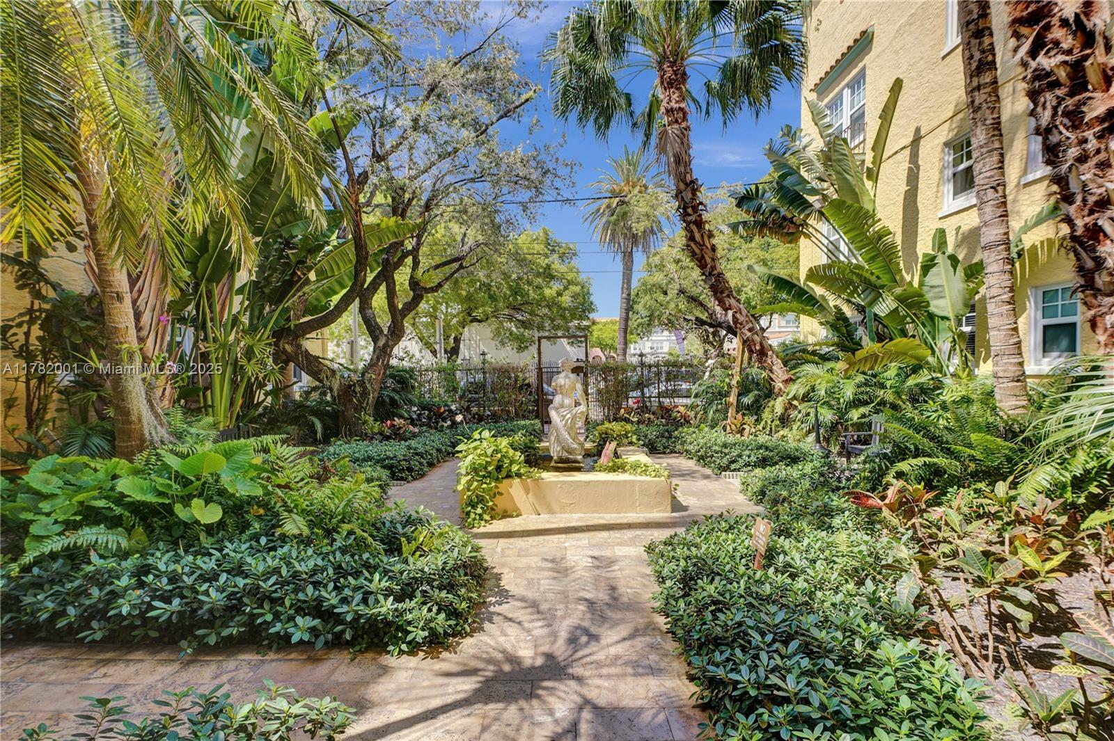 Property Photo: 536 14th St 202 FL 33139