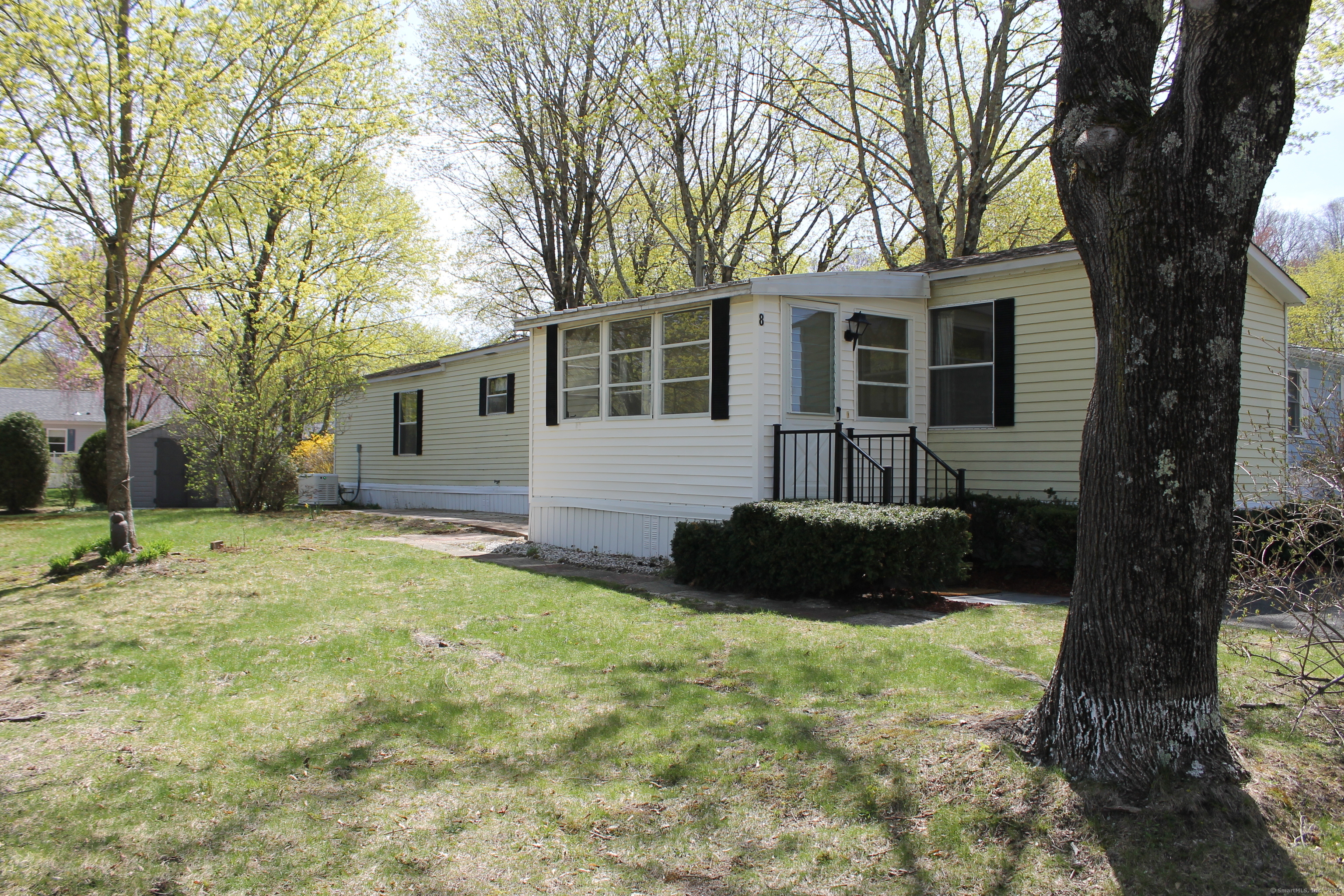 Property Photo: 8 Country Club Trail CT 06419