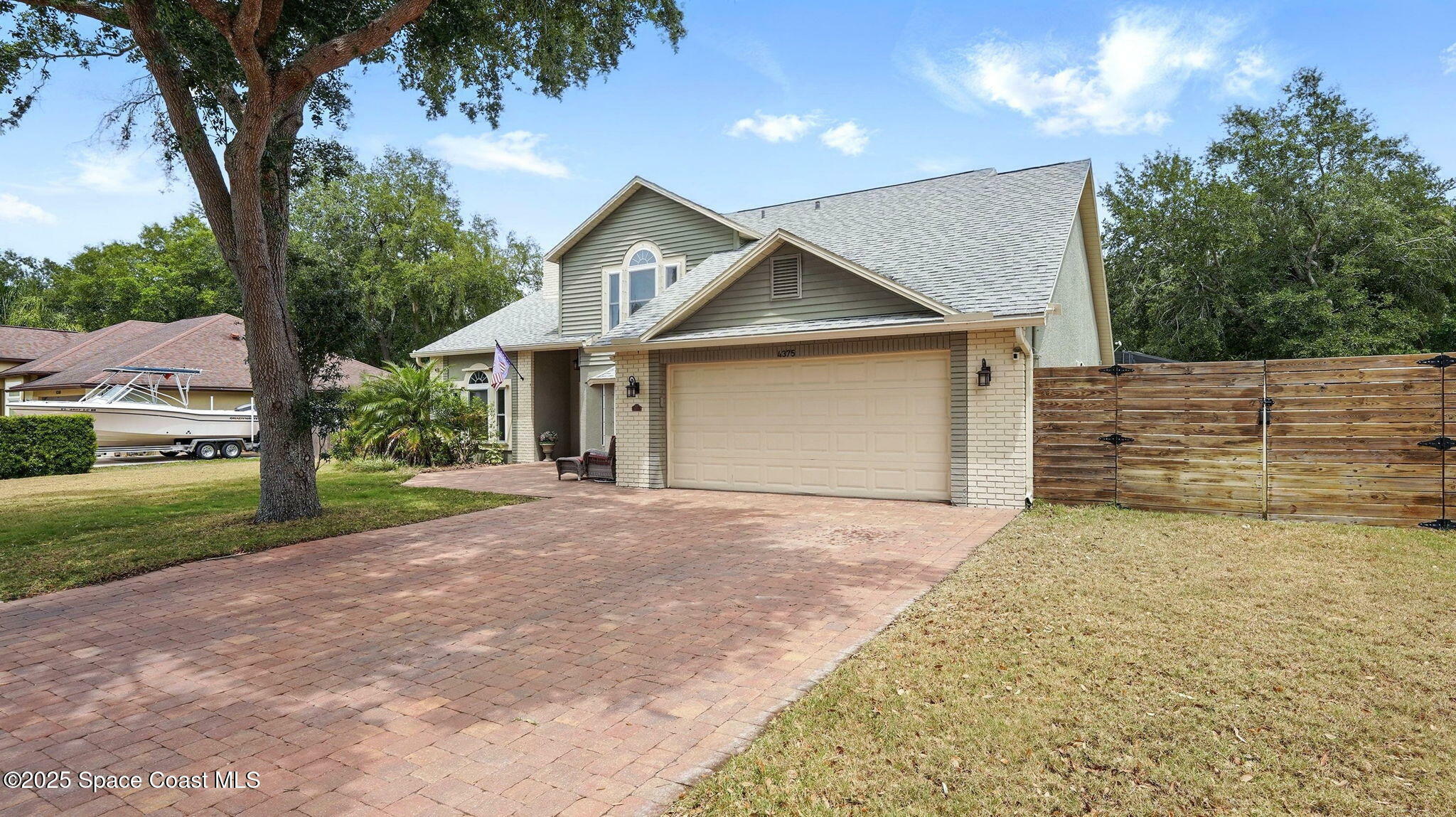 Property Photo: 4375 Pondapple Drive FL 32796