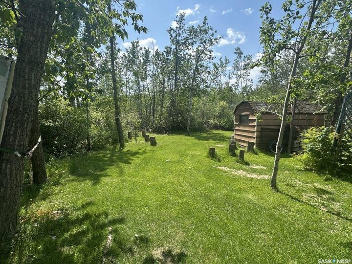 Property Photo: 206 Poplar Place SK S0M 1J0