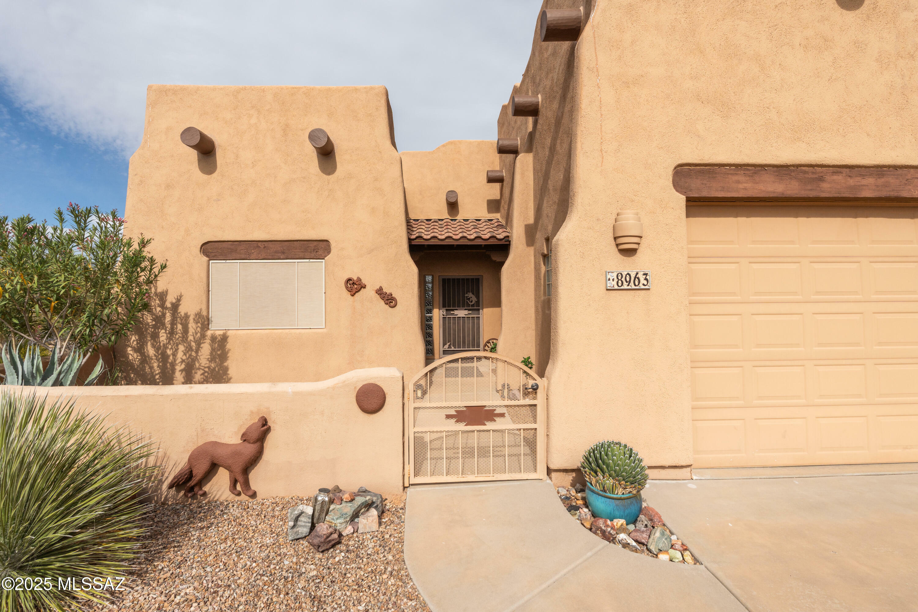 Property Photo: 8963 S Placita Asta Vieja AZ 85641