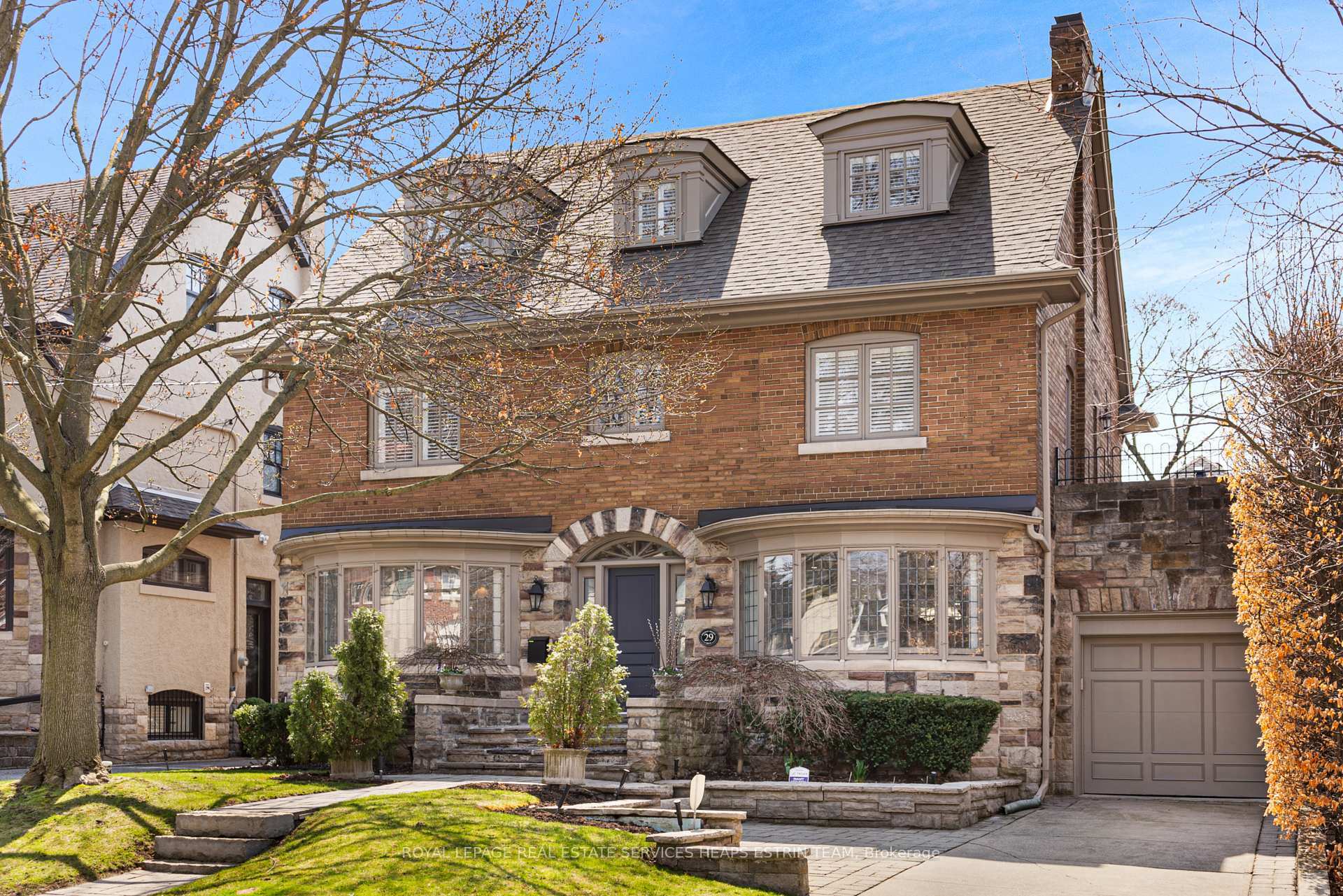 Property Photo: 29 Rosedale Heights Drive ON M4T 1C2