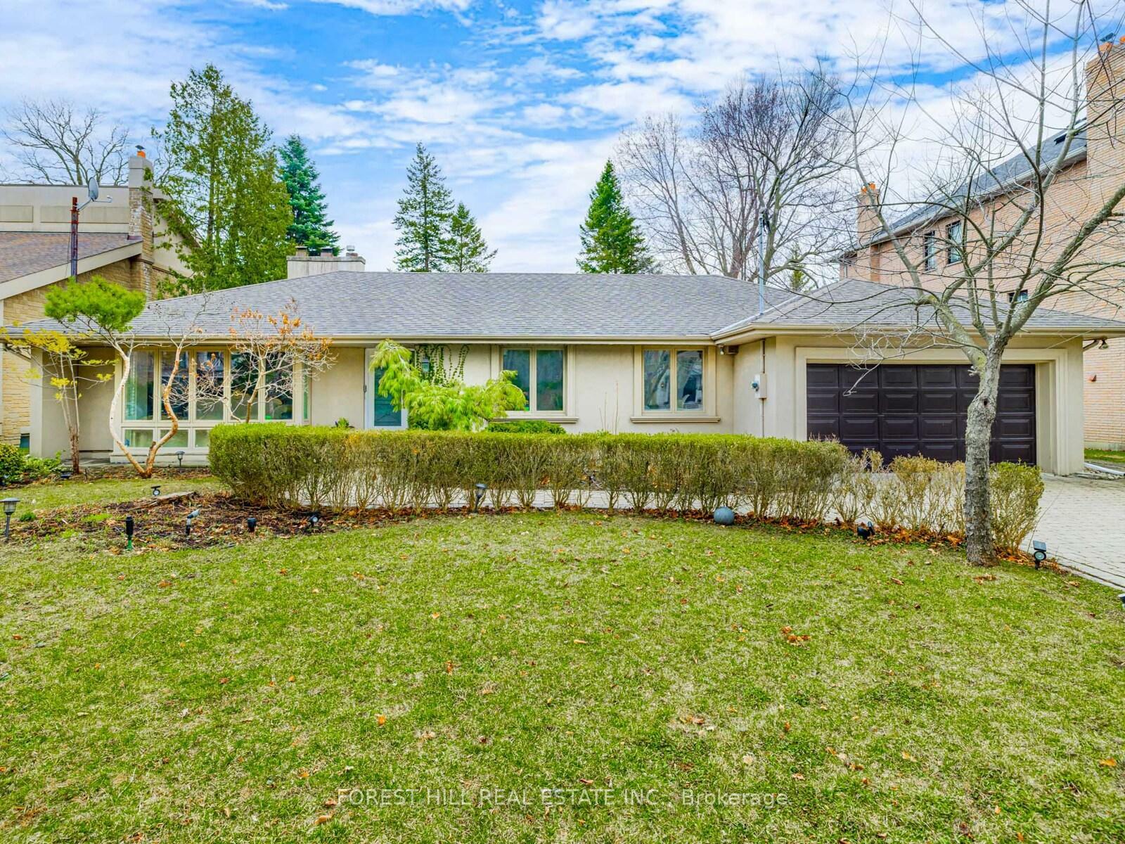 Property Photo: 17 Vernham Avenue ON M2L 2B1