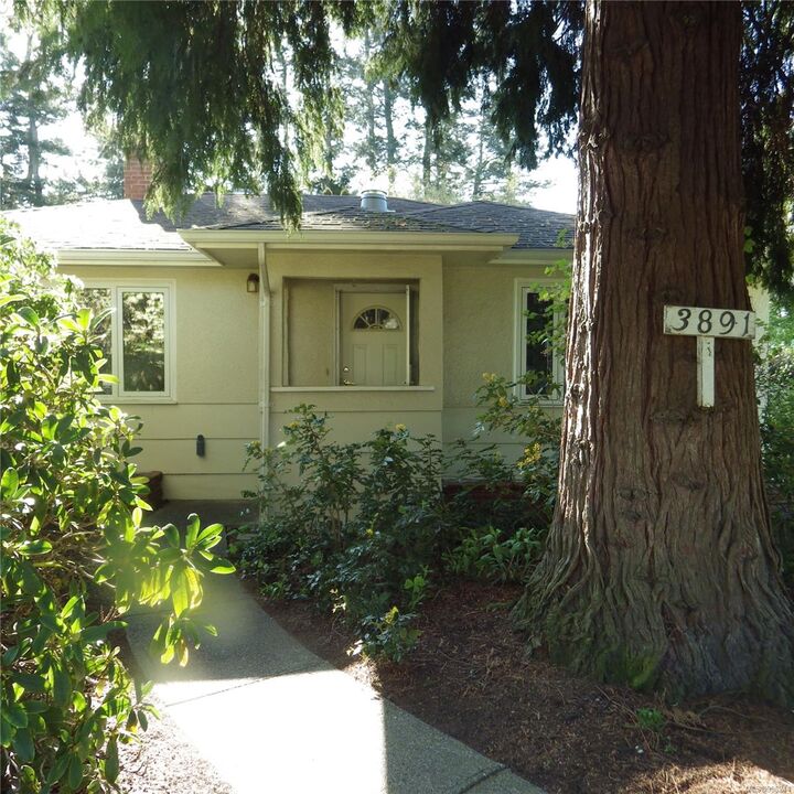 Property Photo: 3891 Scolton Rd BC V8N 4E1