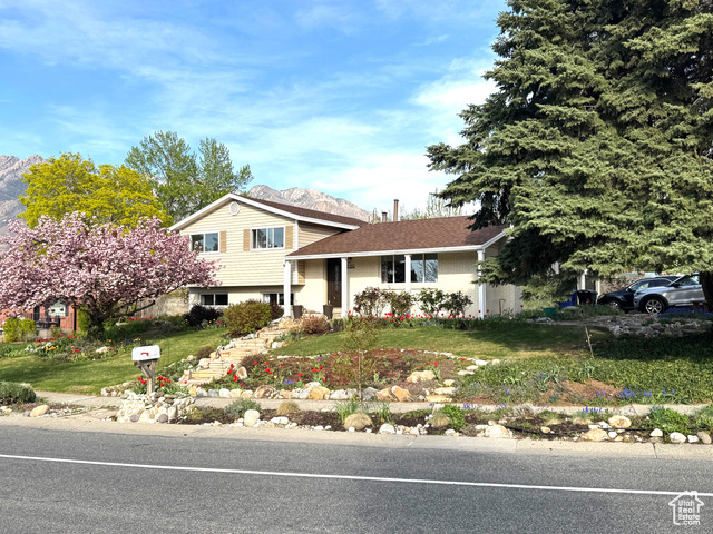 Property Photo: 7069 S Ponderosa Dr UT 84121