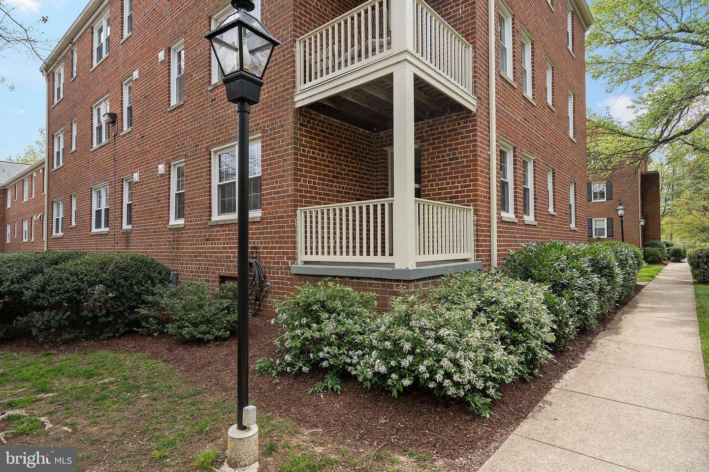 Property Photo: 6711 W Wakefield Drive A1 VA 22307