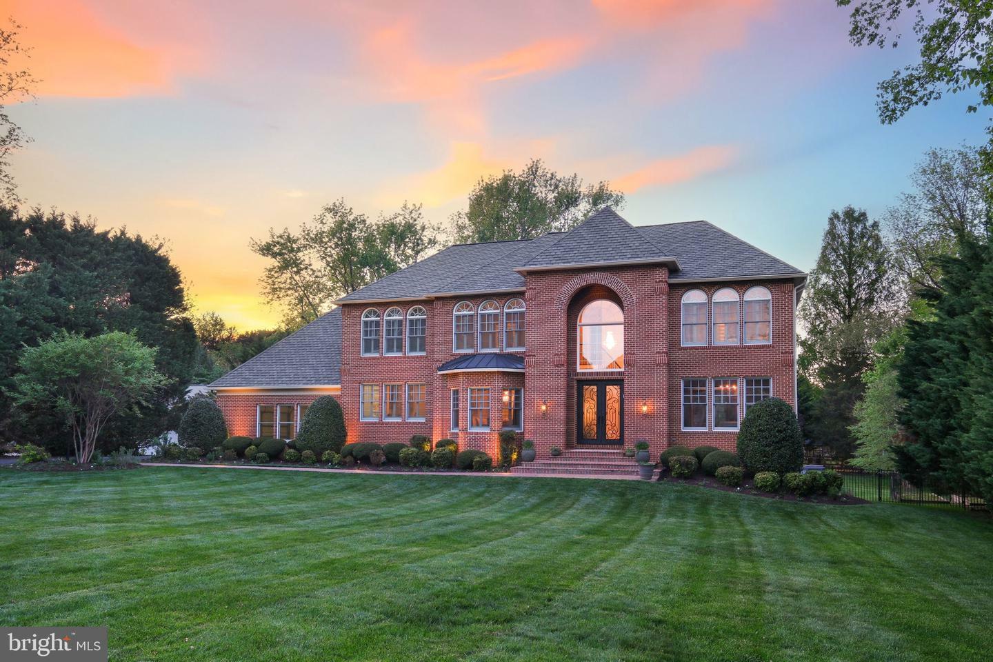 Property Photo: 11724 Gainsborough Road MD 20854